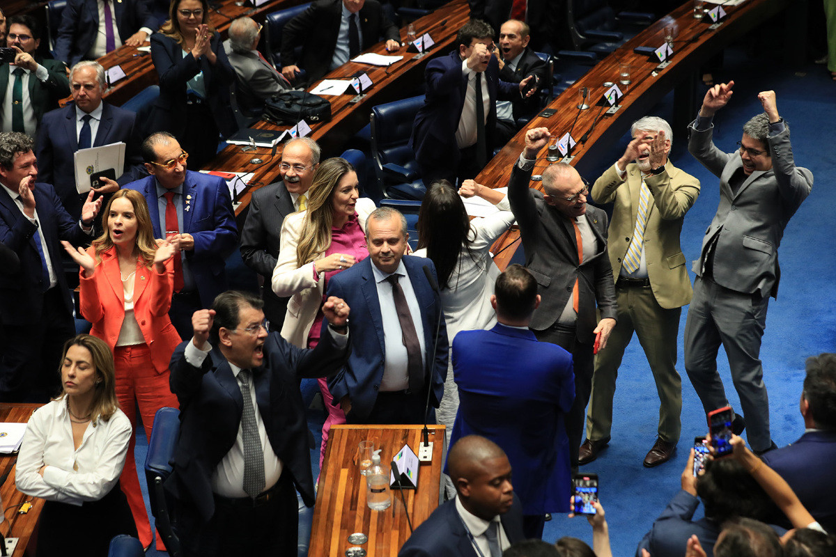 Dois senadores de Mato Grosso do Sul foram contrários e um favorável a PEC da Reforma Tributária