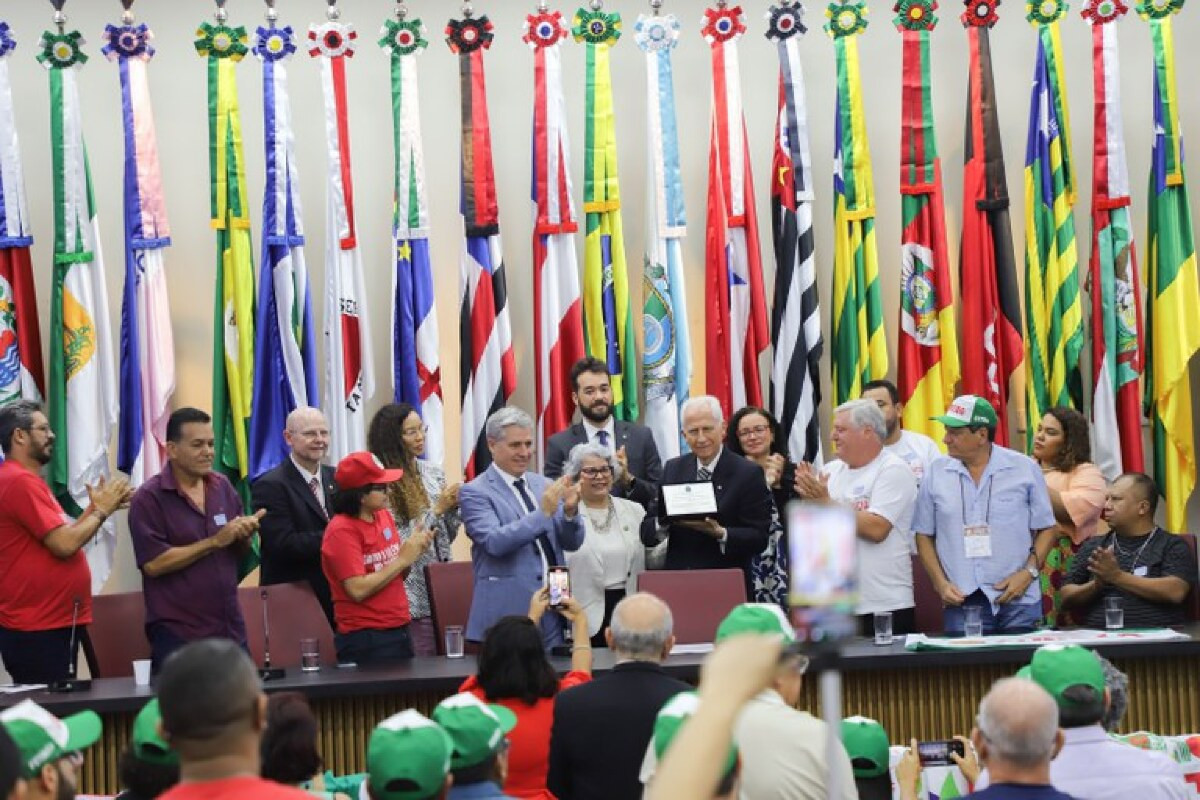 Membros da Comiss&atilde;o Nacional de Enfrentamento &agrave; Viol&ecirc;ncia no Campo tomam posse