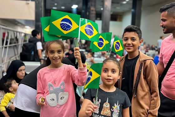 Brasileiros cruzam a fronteira de Gaza com o Egito