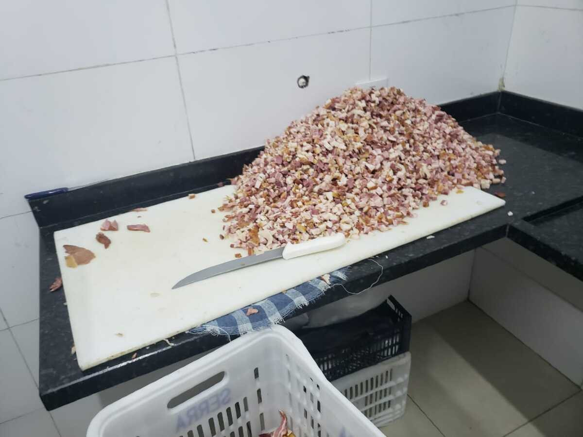 Homem &eacute; preso em flagrante por vender queijo clandestino