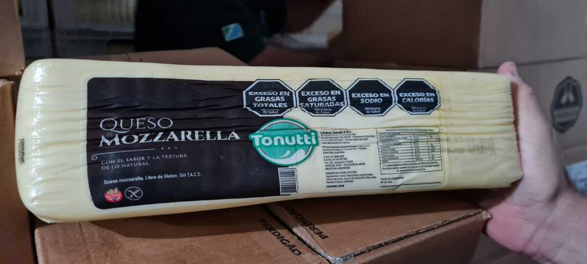 Homem &eacute; preso em flagrante por vender queijo clandestino