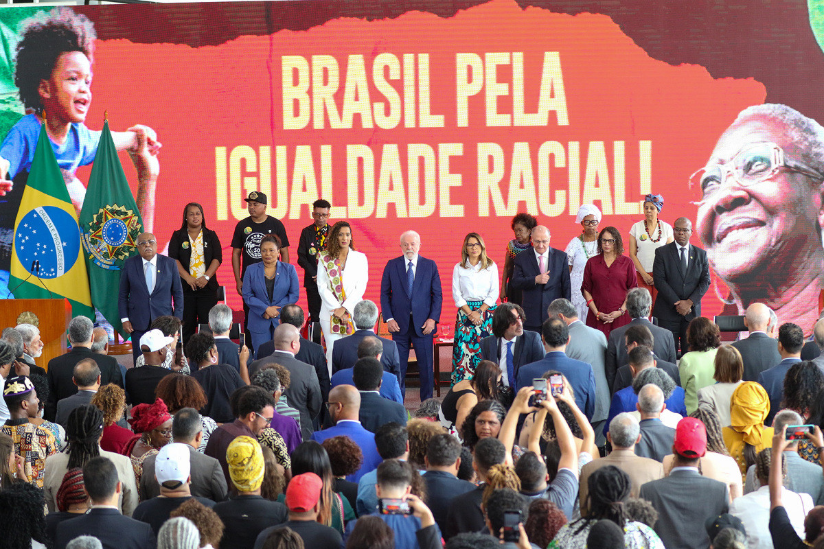 Igualdade racial: Lula lança ações; 5 terras quilombolas são tituladas