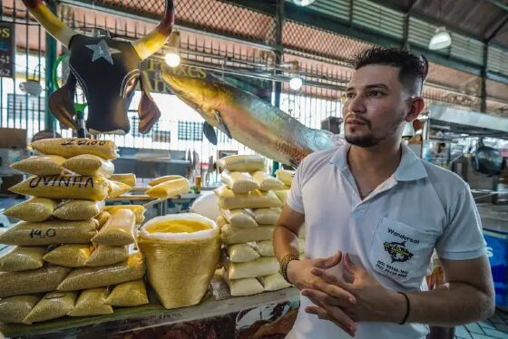 Rio Negro sobe lentamente e pescadores esperam retomar rotina