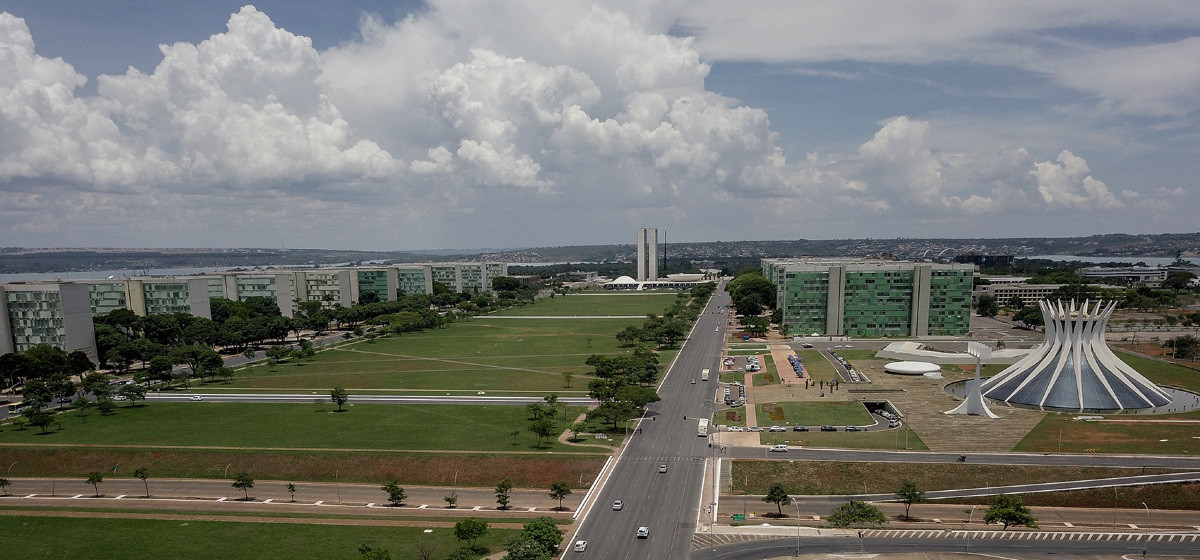 Brasília (DF), Catedral Metropolitana Nossa Senhora Aparecida - Catedral de Brasília e a Esplanada dos ministérios