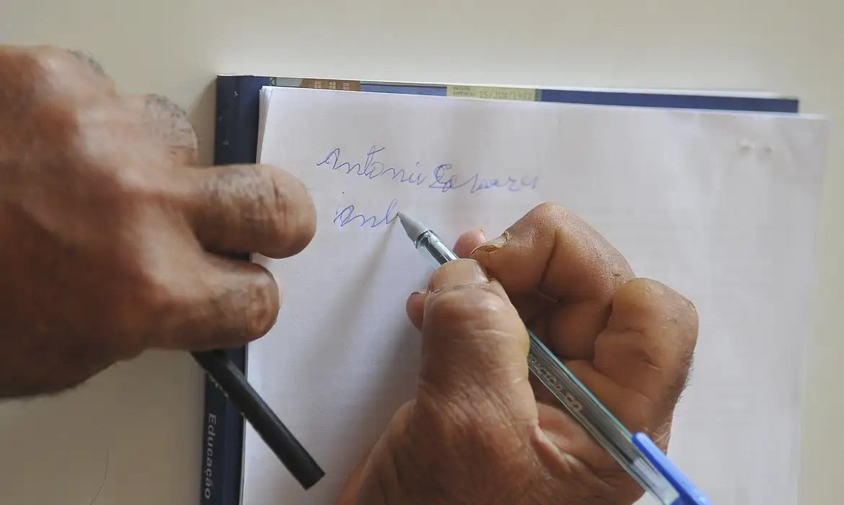 Nova metodologia do EJA busca unir ensino básico e profissionalizante