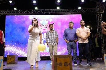 Festividades Natalina iniciam em Campo Grande reunindo centenas de pessoas 