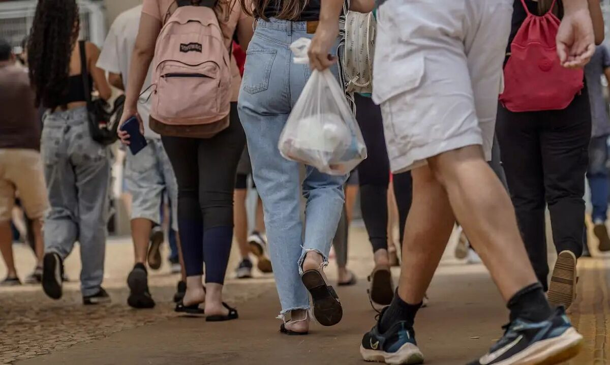 Popula&ccedil;&atilde;o em situa&ccedil;&atilde;o de rua &eacute; tema de reda&ccedil;&atilde;o da reaplica&ccedil;&atilde;o do Enem