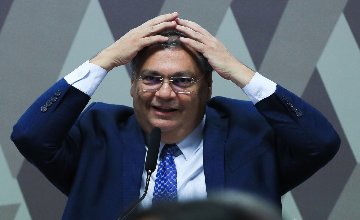 Fl&aacute;vio Dino opina sobre mandato no STF e regula&ccedil;&atilde;o de redes sociais