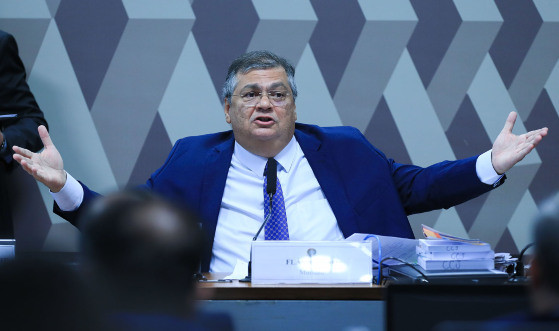 Fl&aacute;vio Dino opina sobre mandato no STF e regula&ccedil;&atilde;o de redes sociais