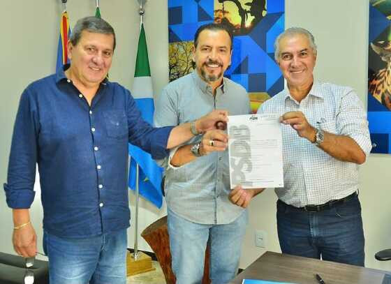 Novo desafio foi entregue pelas mãos de Reinaldo Azambuja a Marcelo Miranda