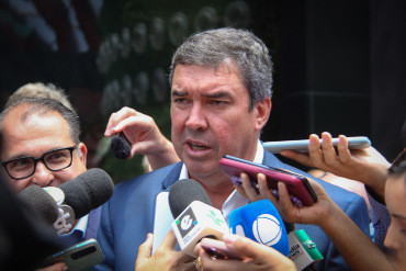 Governador Eduardo Riedel assina decreto que permitirá avanço da ferrovia no Mato Grosso do Sul