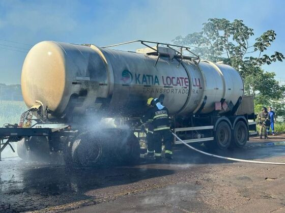 Carreta da Katia Locatelli carregada com etanol quase explode em Nova Andradina