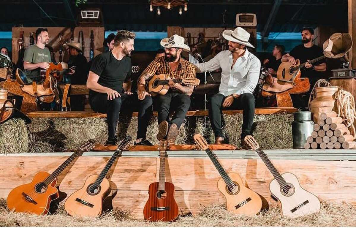 Amigos famosos deixam mensagens de “Adeus” a João Carreiro