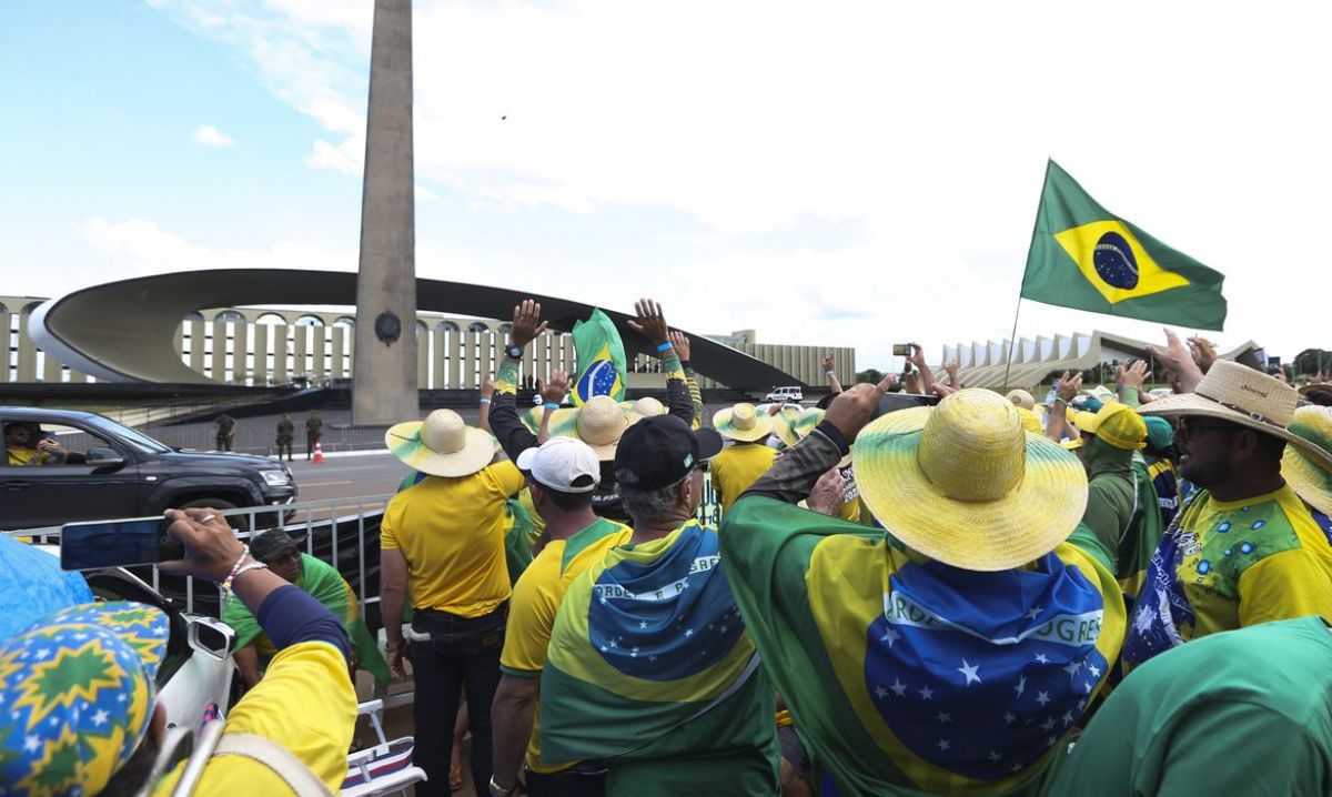 Forças Armadas tem responsabilidade política por 8/1, diz pesquisador