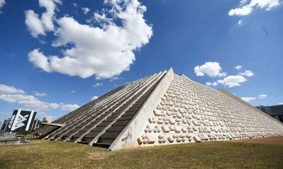 Palácios e parte do acervo destruído em 8 de janeiro foram restaurados