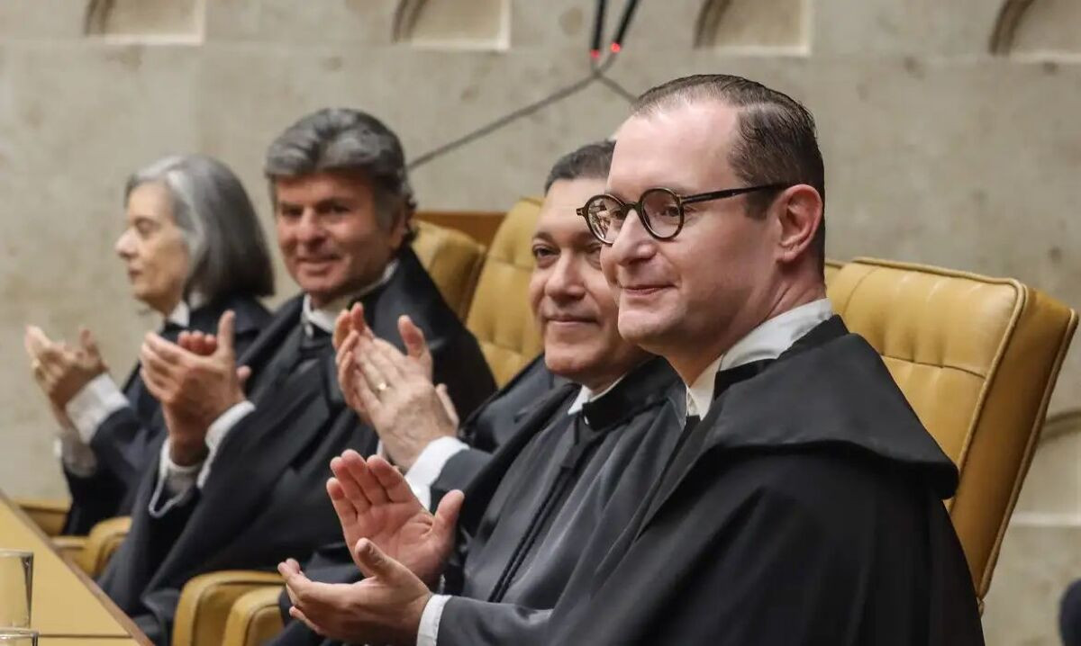 Cristiano Zanin &eacute; empossado no cargo de ministro do STF
