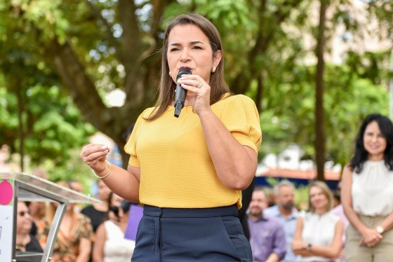 Prefeita de Campo Grande, Adriane Lopes  entrega 79 veículos para administração