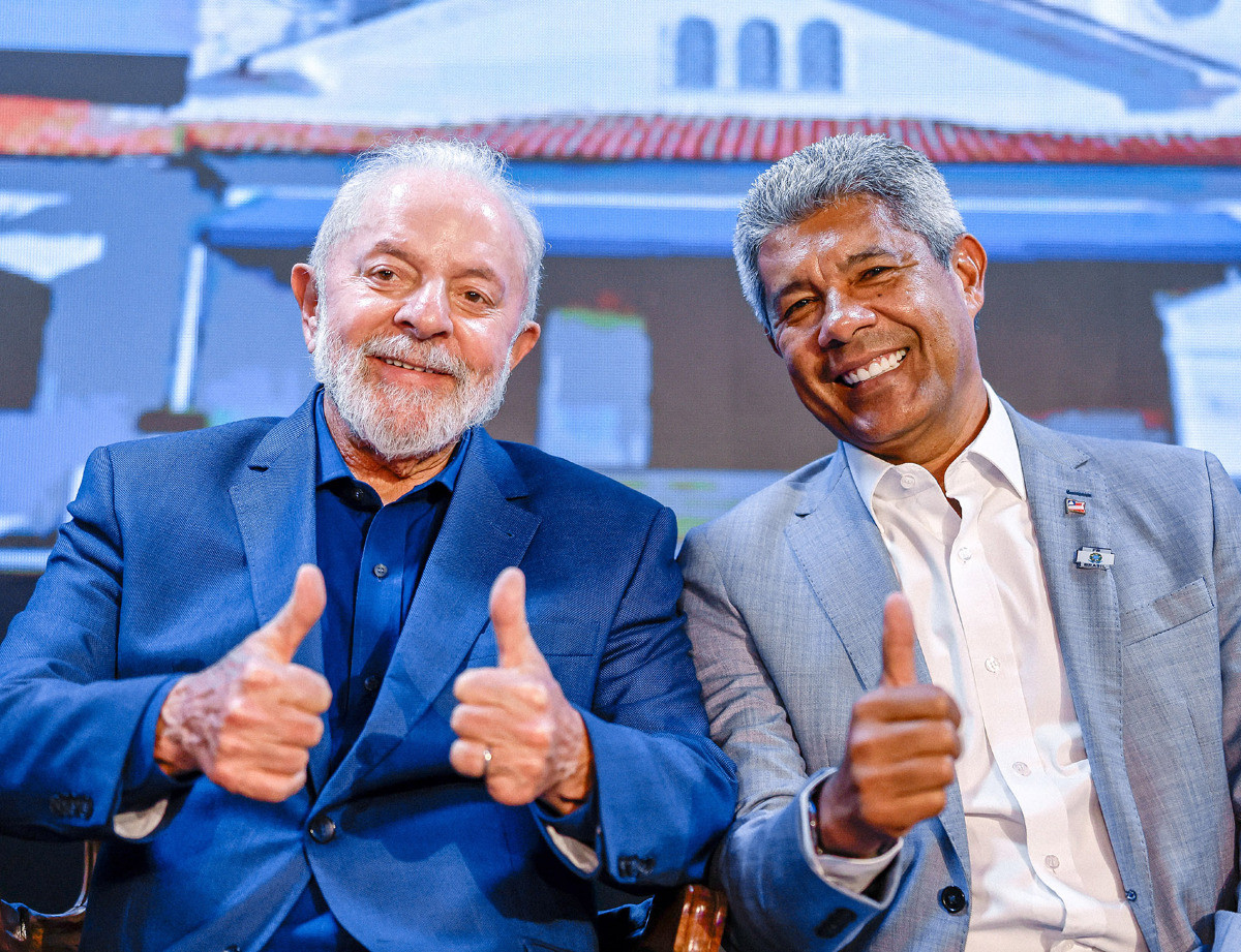 Lula assina acordo para cria&ccedil;&atilde;o de parque aeroespacial na Bahia