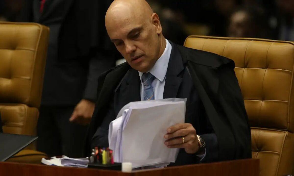 Moraes autorizou busca contra deputado Carlos Jordy a pedido da PGR