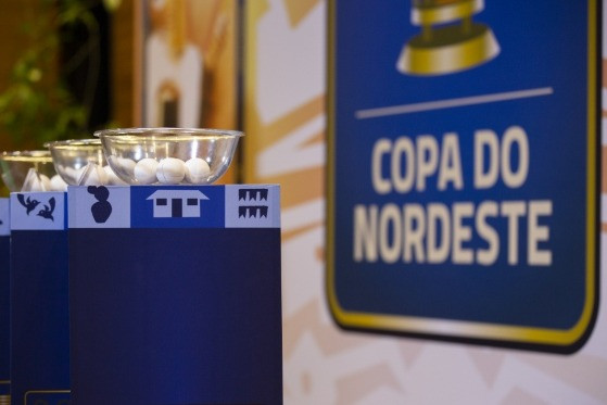 Sorteio divide as 16 equipes em dois grupos para primeira fase