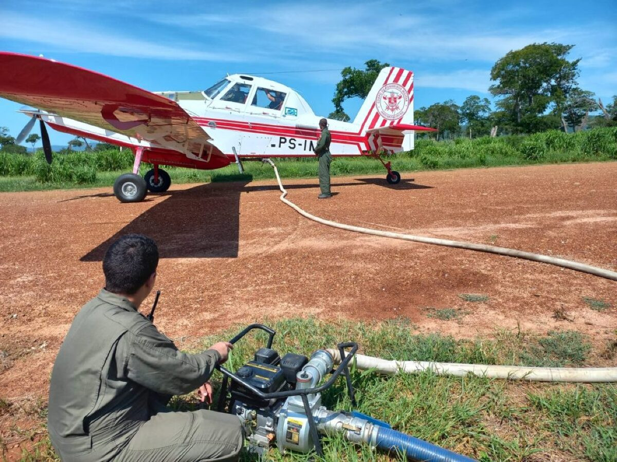 Bombeiros utilizam tecnologia e aeronaves para combate incêndios no Pantanal