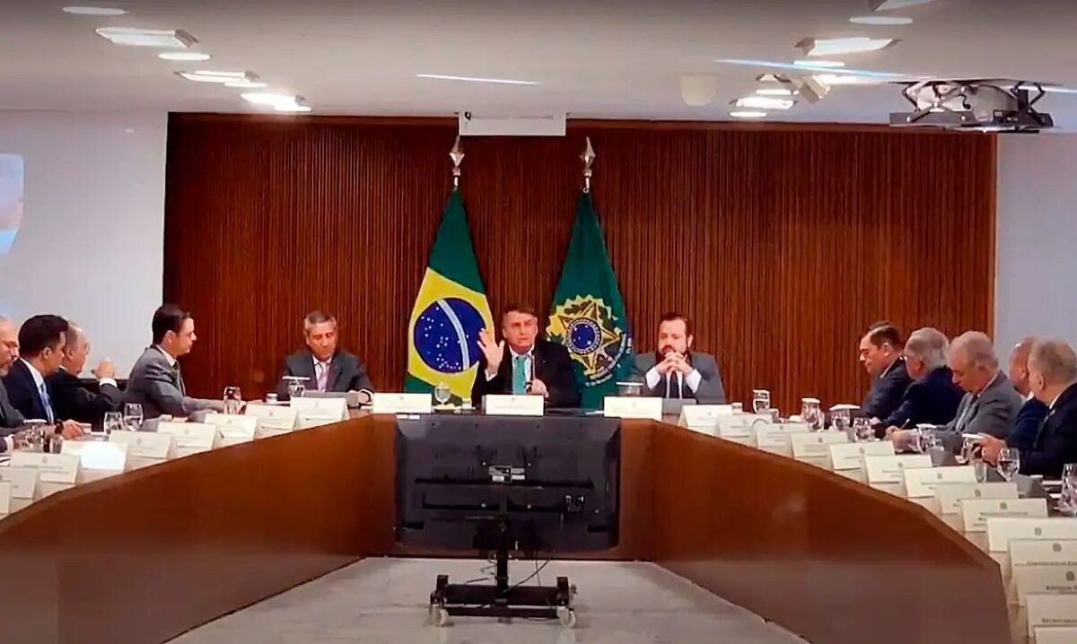 Bolsonaro reconhece caráter eleitoreiro da PEC das Bondades, em vídeo