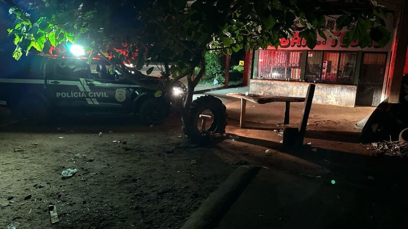 Briga de casal em bar termina com morte e mulher presa