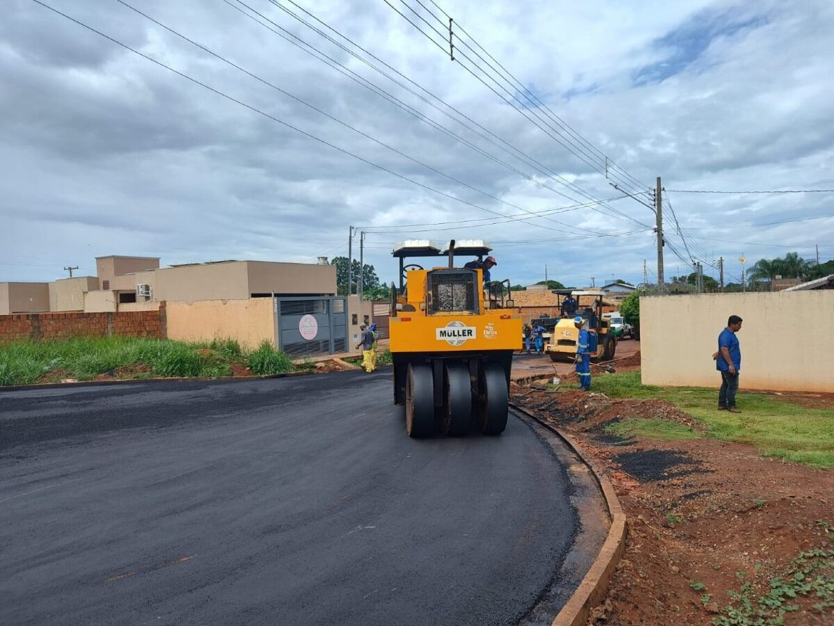 Vias do bairro North Park recebem pavimentação em Campo Grande 