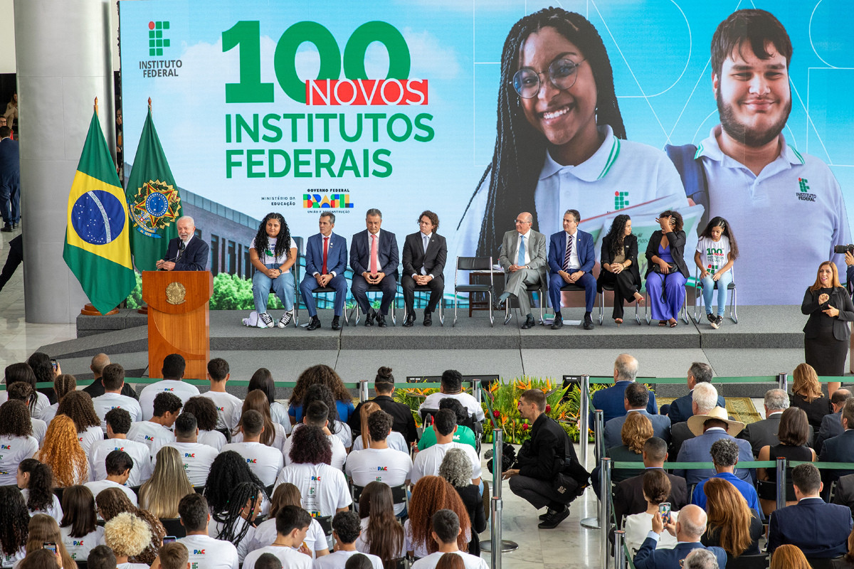 Governo expandirá rede federal de ensino, com 100 novos campi