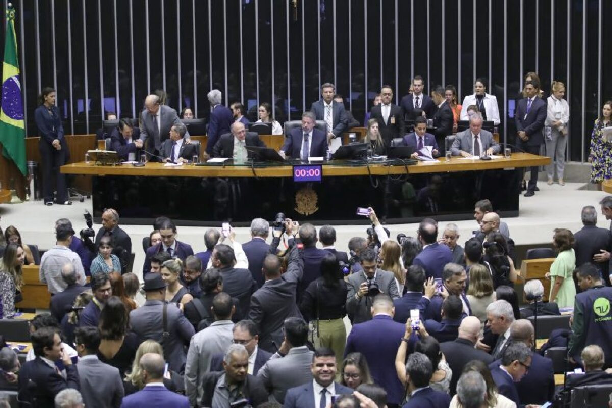 Ind&uacute;stria tem regulamenta&ccedil;&atilde;o da reforma tribut&aacute;ria como prioridade para 2024