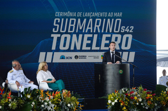 Lula e Macron lançam 3º submarino de parceria entre Brasil e França