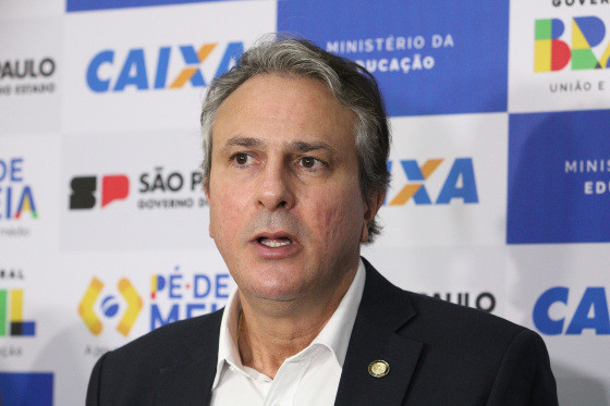 Mais de 2,4 milhões de estudantes já estão cadastrados no Pé-de-Meia