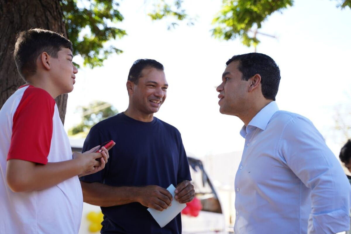 Associação Pestalozzi recebe ônibus doado por Beto Pereira