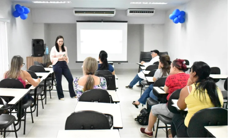 APAE promove capacitação para pais e cuidadores de crianças autistas