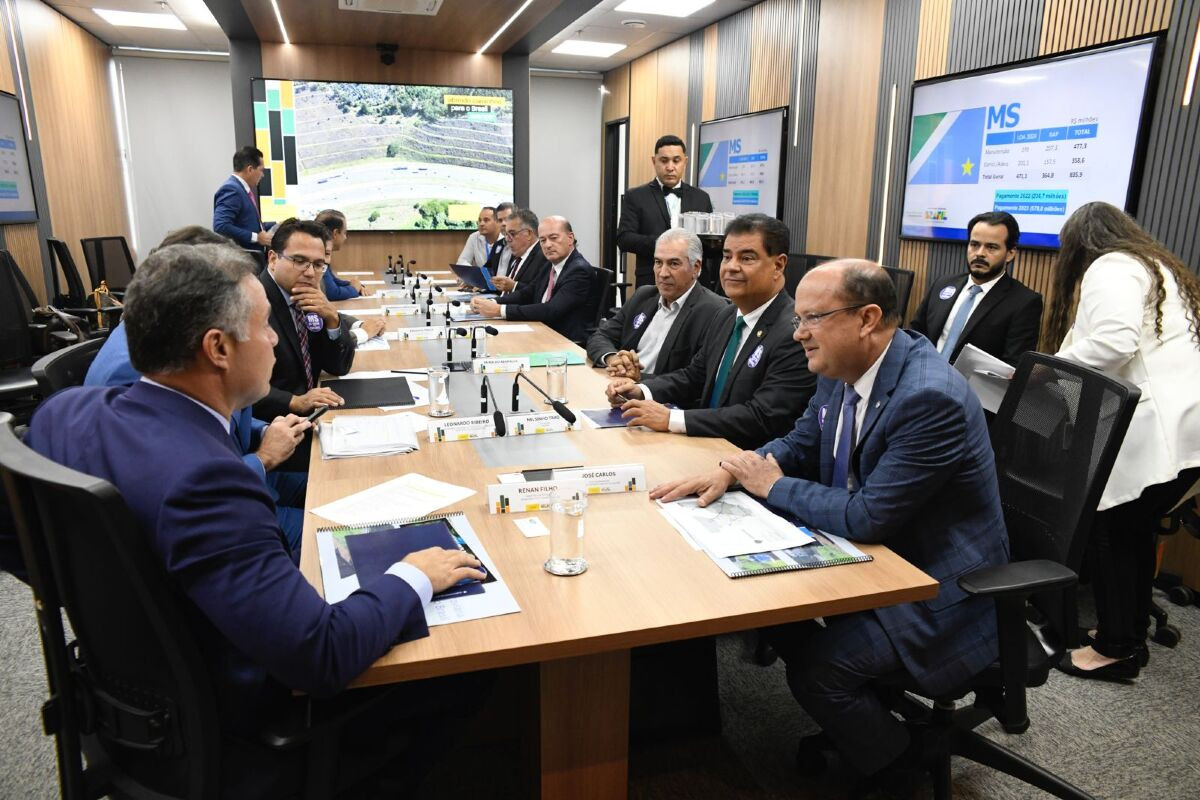 Governo de Mato Grosso do Sul se reúne com embaixador do Paraguai e Ministro dos Transportes