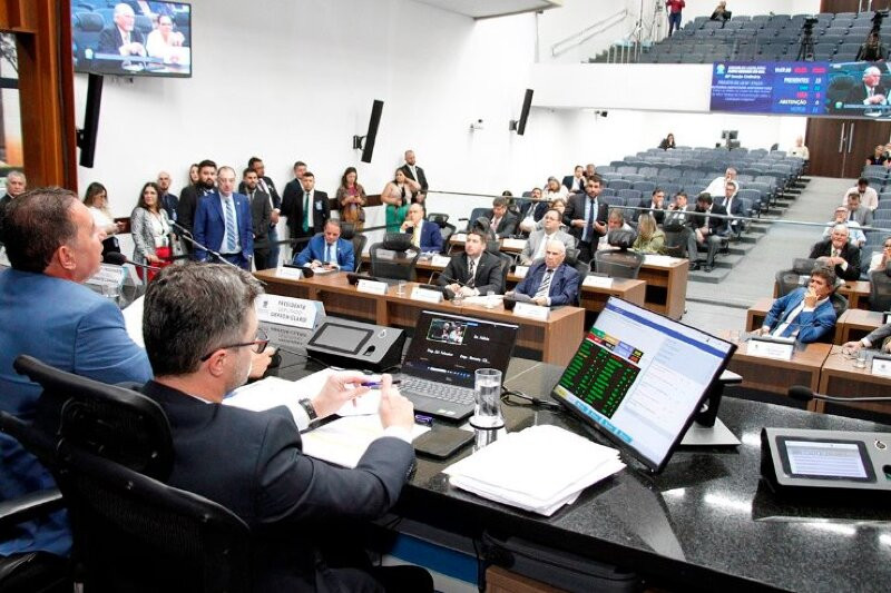 Pauta terá votações sobre incentivos, utilidade pública, radiodifusão comunitária e calendário de eventos