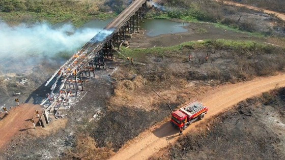 Bombeiros combatem incêndios no Pantanal e evitam destruição de moradias e pontes