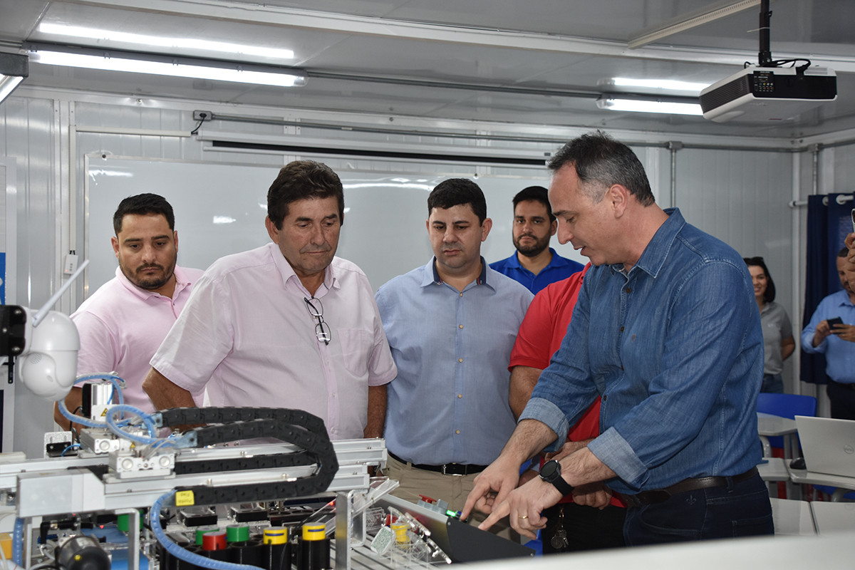 Senai inaugura quatro contêineres educacionais com treinamentos gratuitos em Inocência 