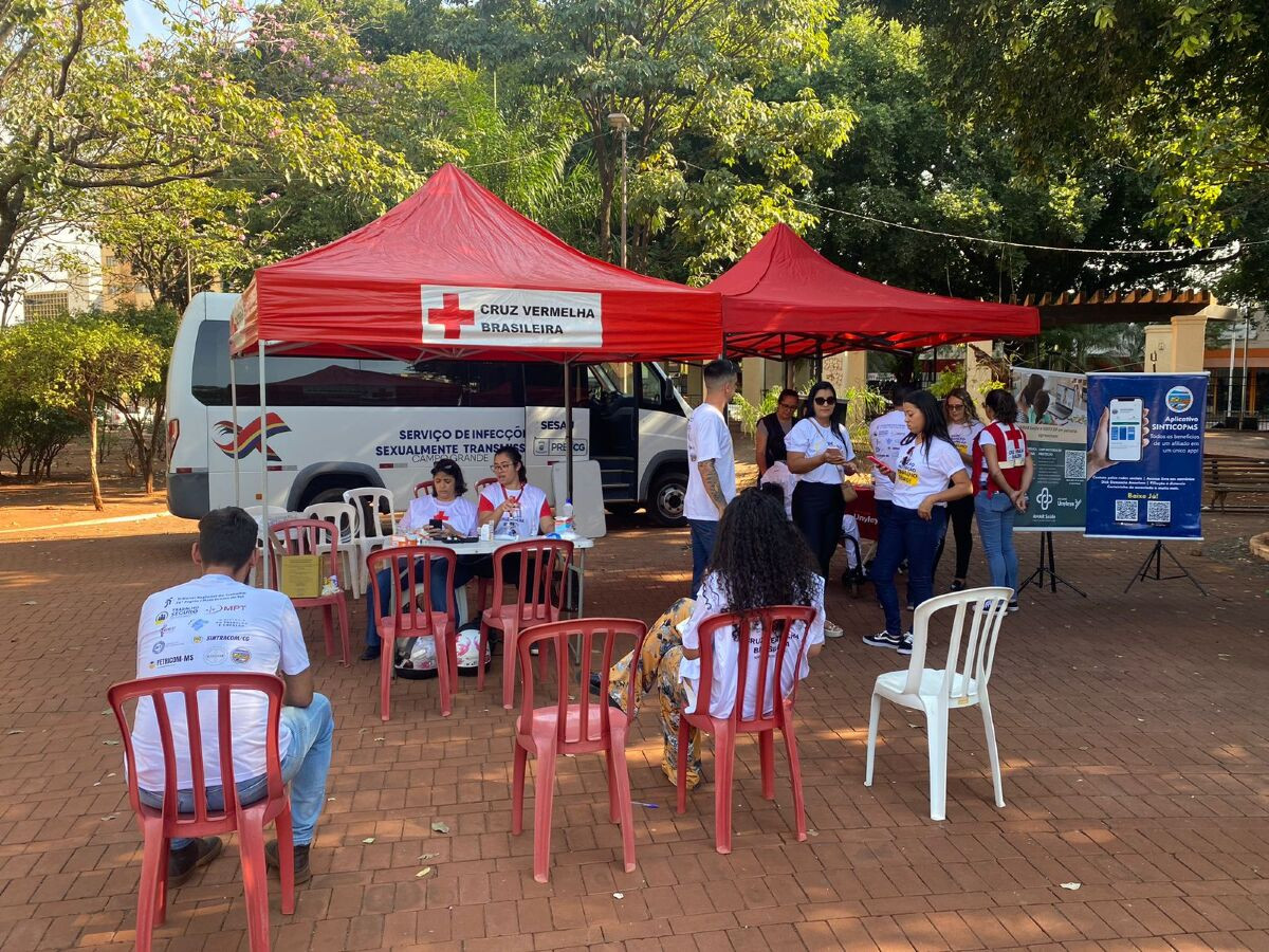 Ação social leva orientação jurídica na Praça Ari Coelho