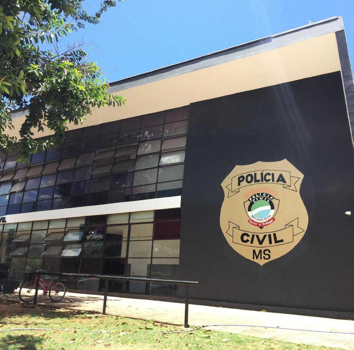 Jovem é agredida no puerpério e tem bebê ameaçado pelo companheiro
