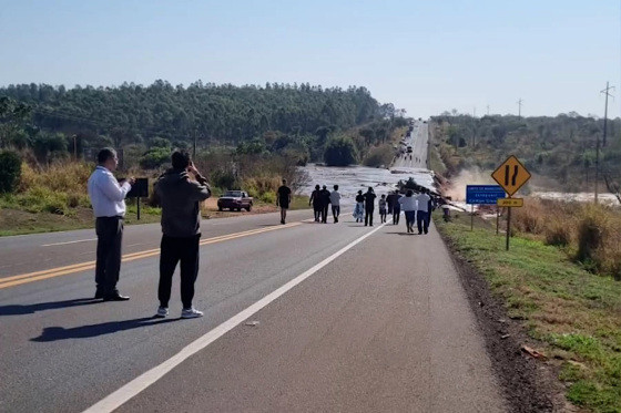 Rompimento de barragem de represa em condomínio de luxo mobiliza bombeiros de Campo Grande