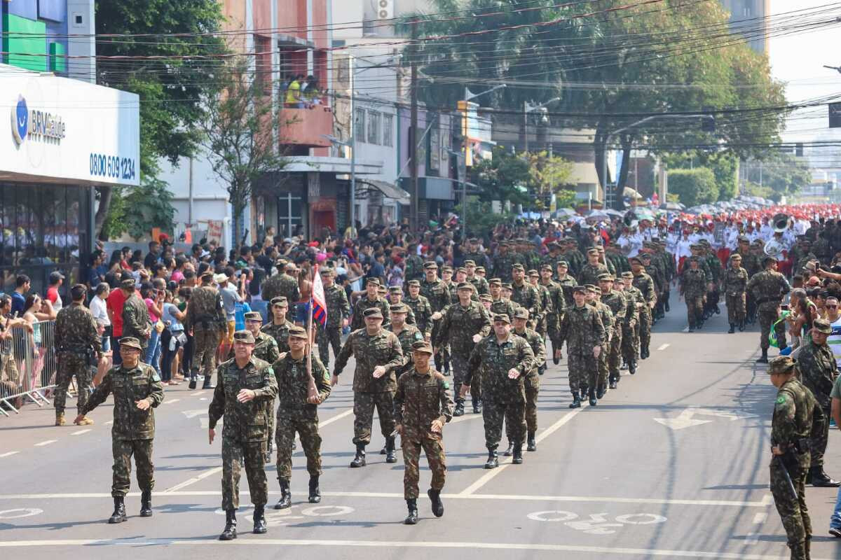 Tradicional Desfile Cívico de Campo Grande tem participação de 15 mil pessoas e Polícia Civil de fora