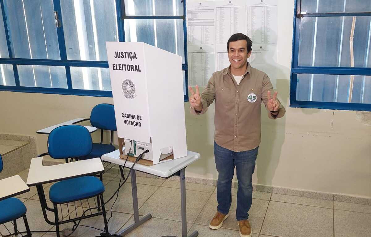 Candidato a prefeitura de Campo Grande Beto Pereira vota e aposta em segundo turno para prefeitura