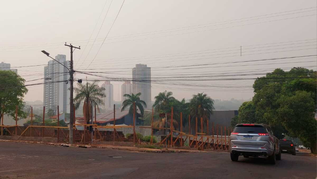 Fumaça de queimadas encobre Campo Grande