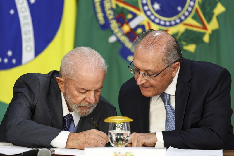 Lula e Geraldo Alckmin à frente dos projetos de desenvolvimento industrial sustentável