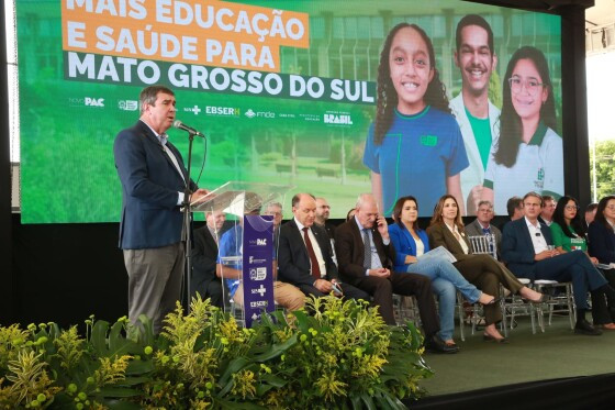 “Diferença significativa”, diz Eduardo Riedel após anuncio de pé-de-meia para estudantes de Mato Grosso do Sul 