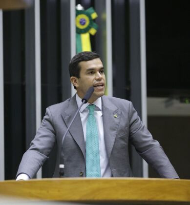 Beto Pereira defende debate equilibrado sobre PEC que reduz jornada de trabalho