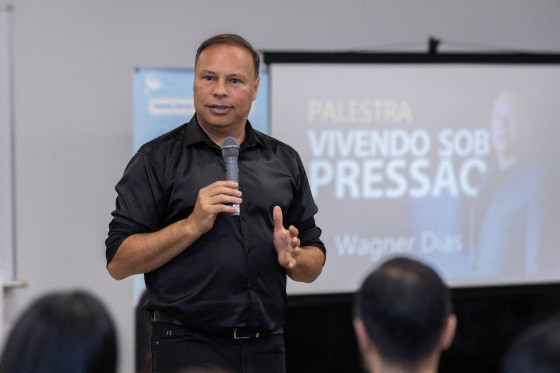 Palestra “Vivendo Sob Pressão” apresenta estratégias para enfrentar desafios e manter o equilíbrio