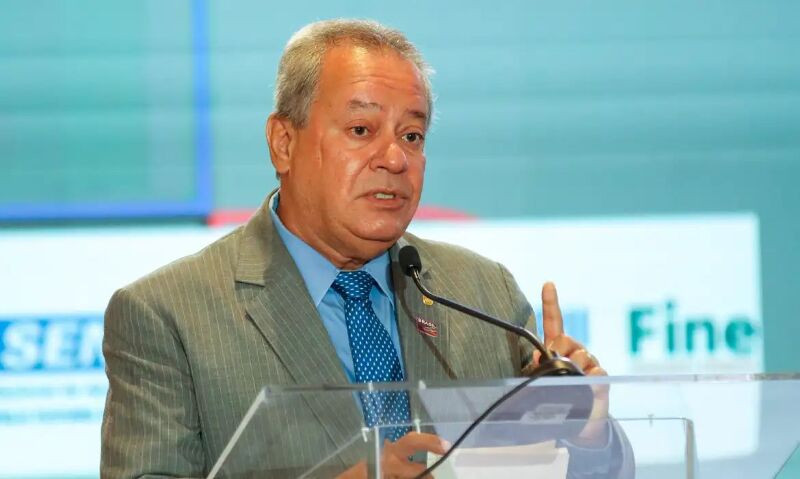 Brasília, DF 16/11/2023 O presidente da CNI, Ricardo Alvarez Alban, fala durante lançamento do novo programa Brasil Mais Produtivo, na Confederação Nacional da Indústria (CNI)