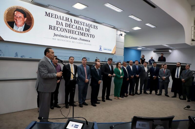 Personalidades são homenageadas com a medalha “Destaques da Década” na Câmara